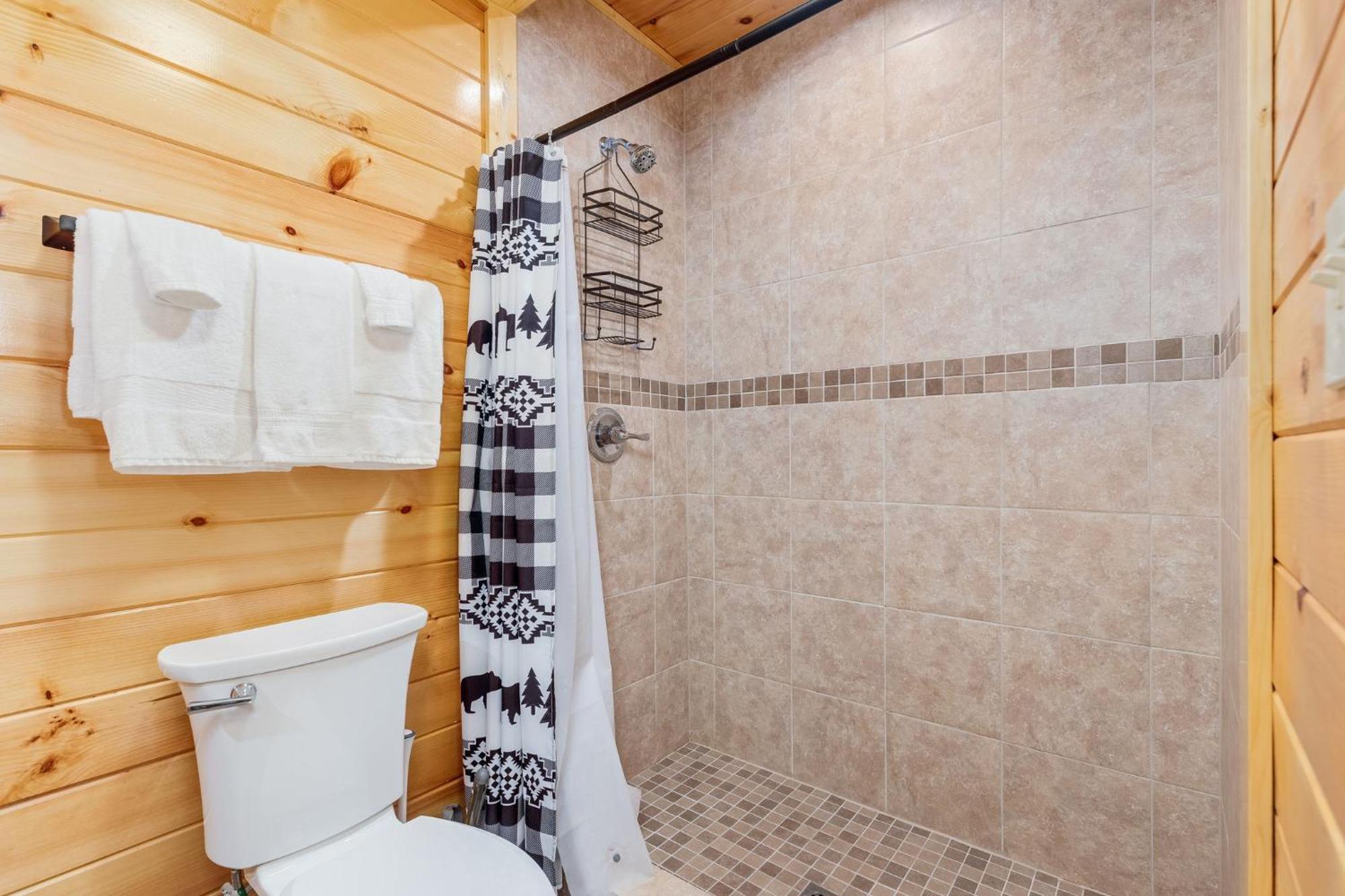 Fully Loaded Cabin In Heart Of Pigeon Forge Exteriör bild