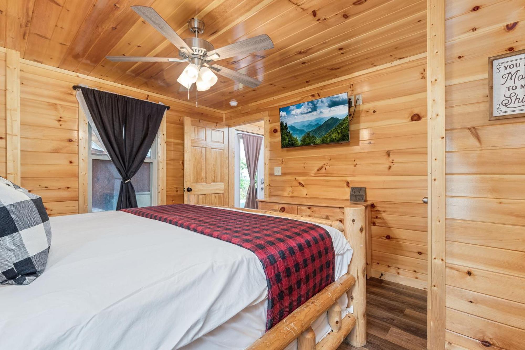 Fully Loaded Cabin In Heart Of Pigeon Forge Exteriör bild