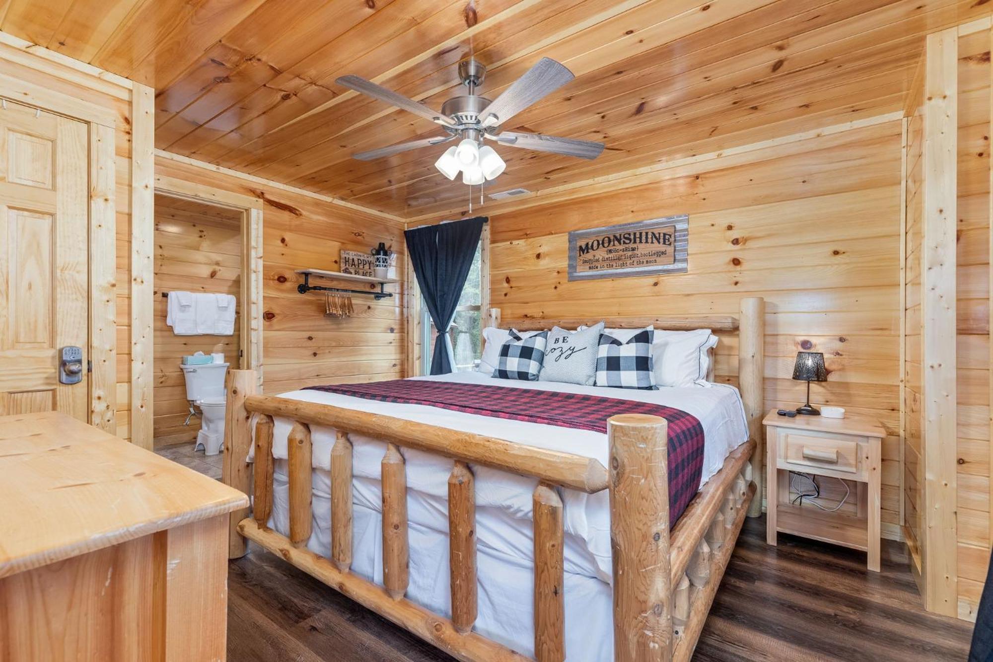 Fully Loaded Cabin In Heart Of Pigeon Forge Exteriör bild
